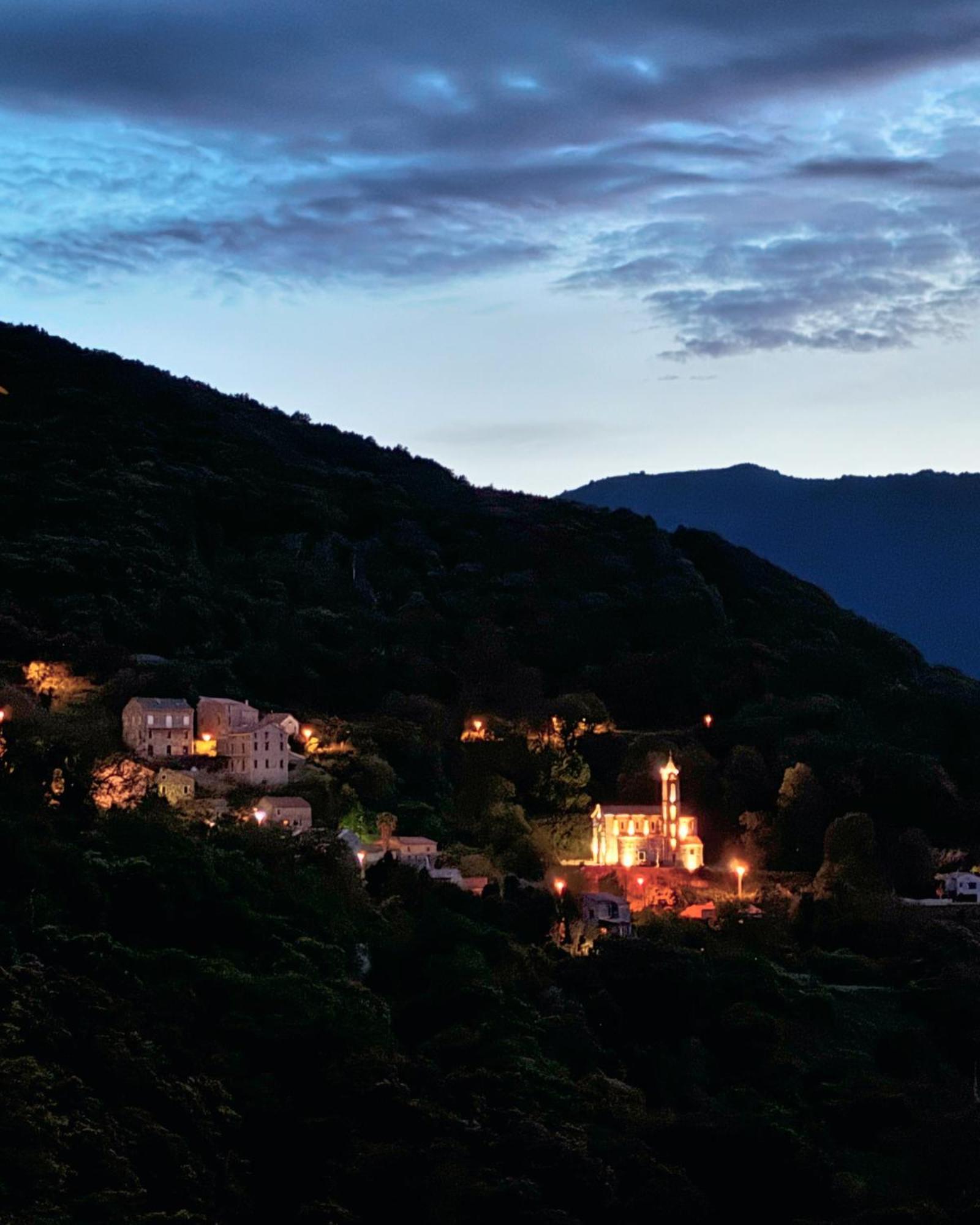 Casa de Férias Casa Arena Authentique Maison De Village Avec Piscine Au Coeur De L'alta Rocca - Zoza